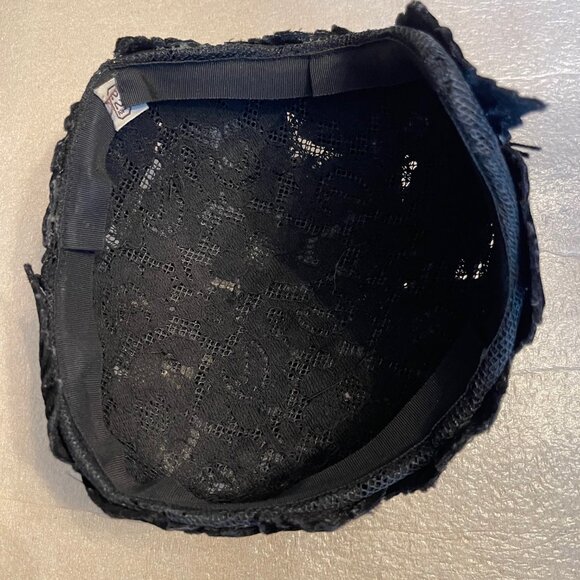 1950’s Black Velvet Fascinator Hat - Picture 4 of 5